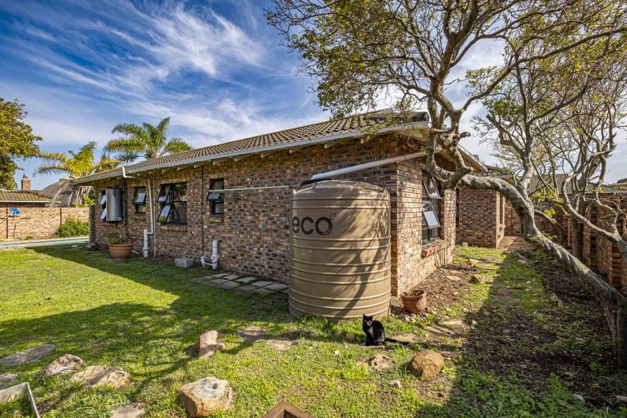 4 Bedroom Property for Sale in Summerstrand Eastern Cape